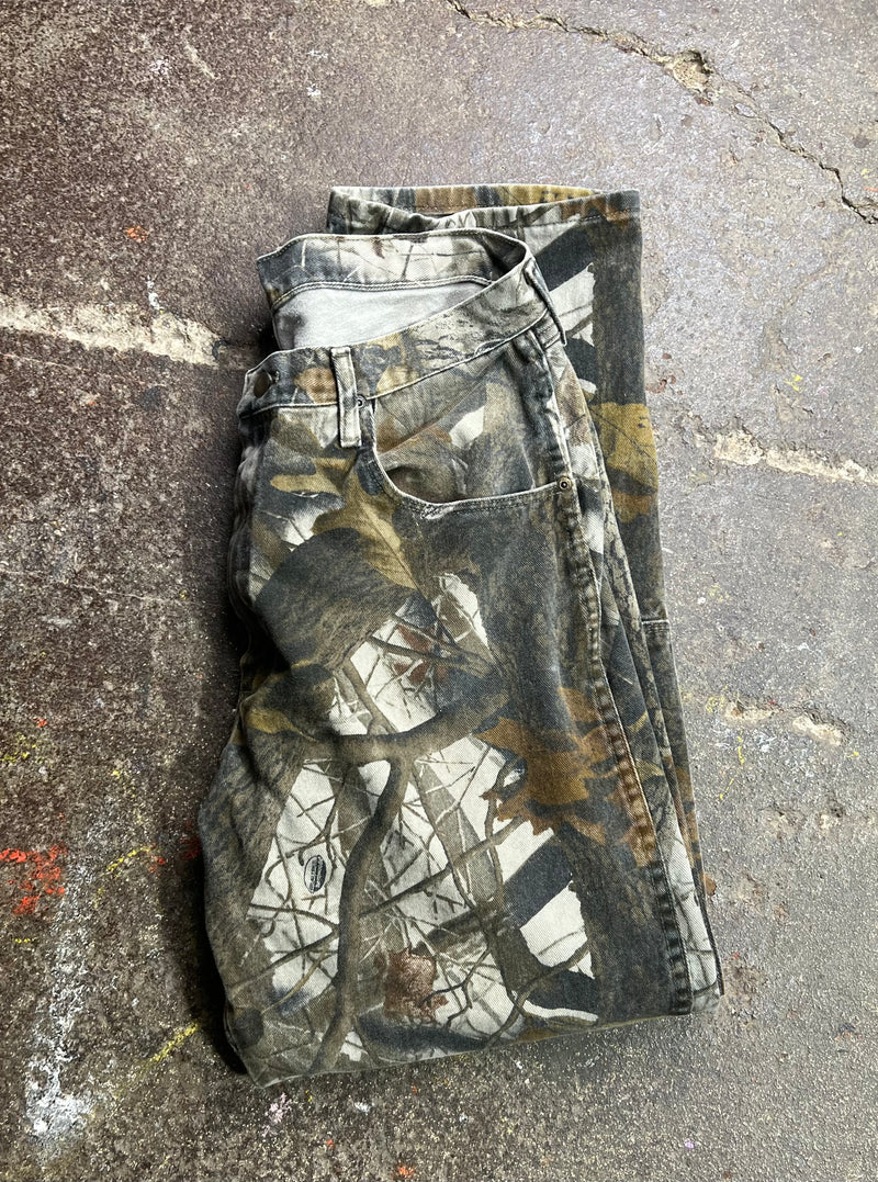 VTG HT CAMO JEANS 1