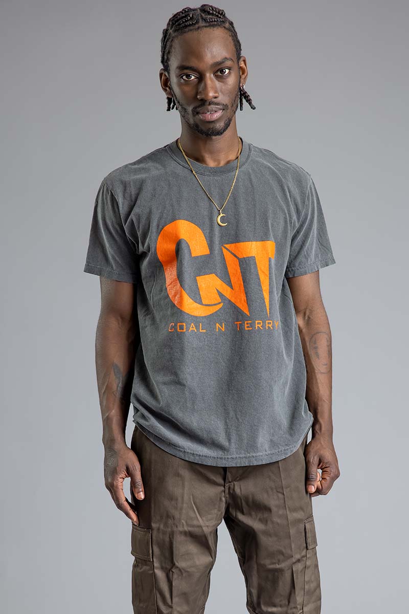 男士深灰色 N 橙色碳纤维活动 T 恤