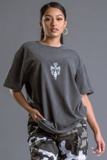 CAMISETA BLESS UP GRIS OSCURO Y BLANCO
