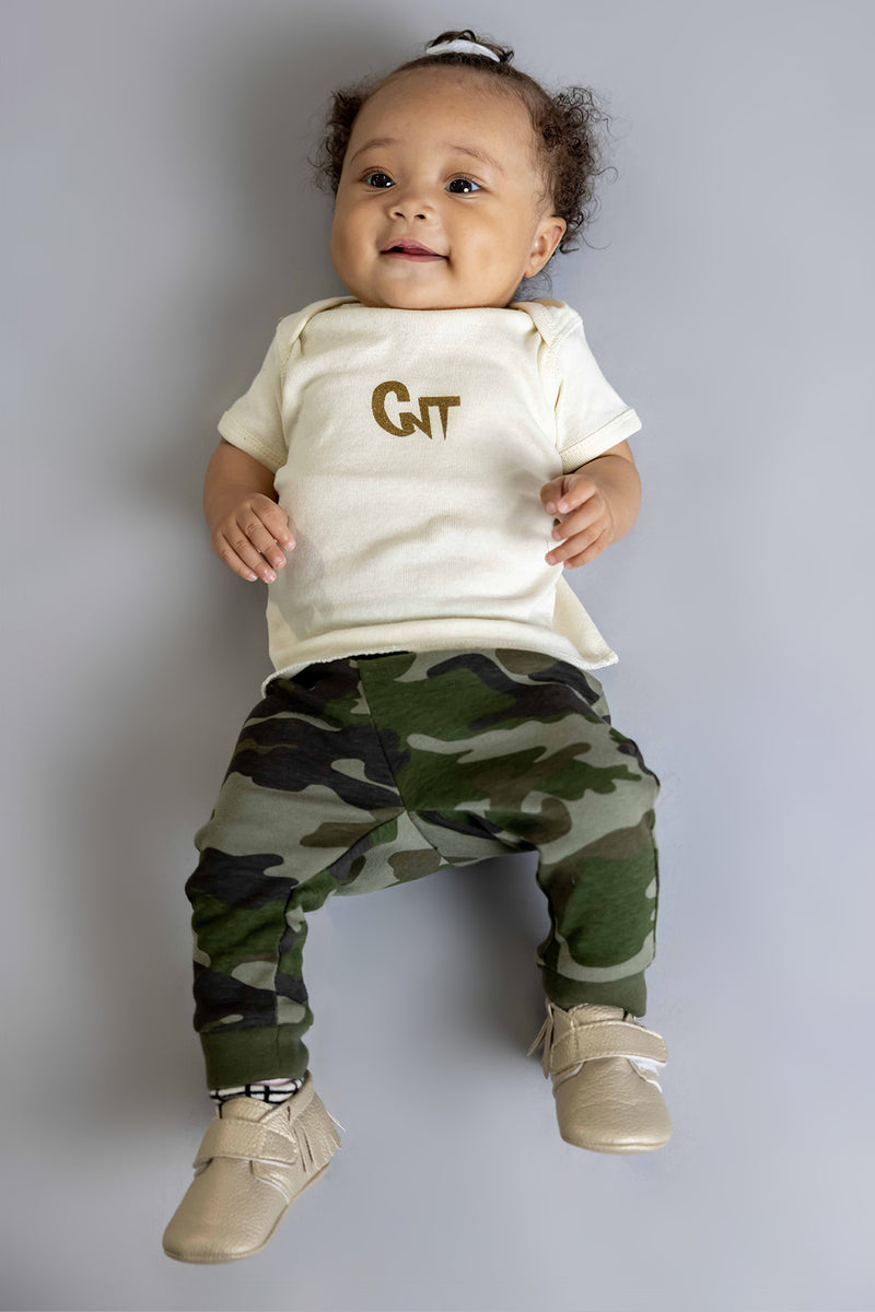 婴儿沙色 N 金色碳纳米管行动 T 恤
