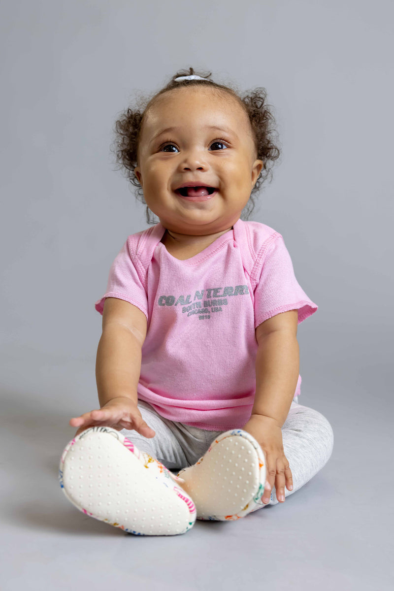 婴儿粉色 N 银色 BURBS T 恤